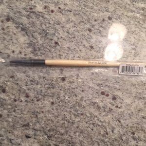 Bobbi Brown ultra fine eyeliner brush